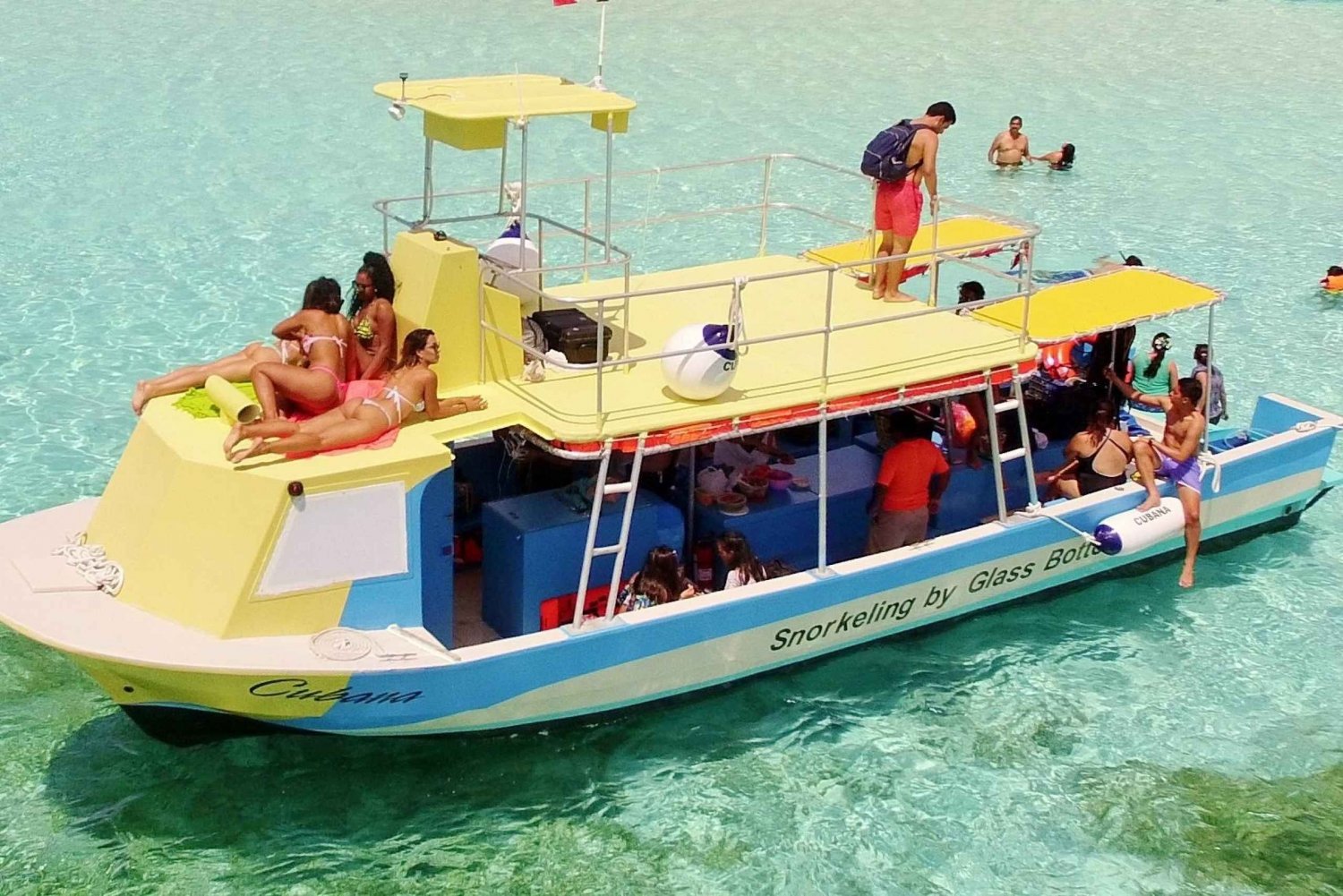 Cozumel: Tour VIP en barco con fondo de cristal y esnórquel en 3 arrecifes