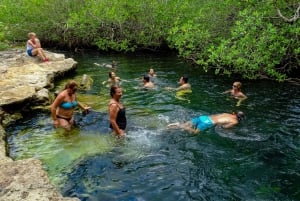 Cozumel: West Coast E-Bike and Snorkeling Tour