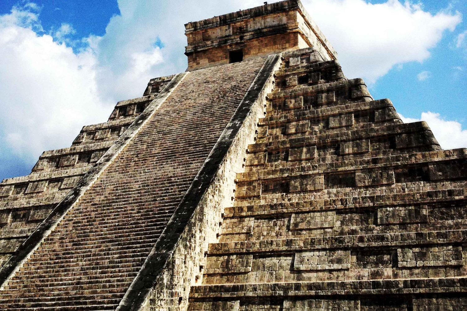 Day Tour to Chichén Itzá Cenotes Ik Kil & Suytun Valladolid