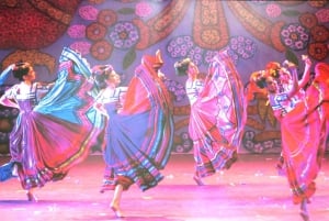 Disfruta del Ballet Folclórico en el Palacio de Bellas Artes.