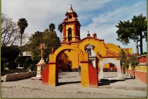 Exclusive tour to Peña de Bernal and Freixenet vineyards from CDMX