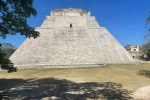 Tour guiado por Uxmal y los increíbles cenotes con comida desde Mérida