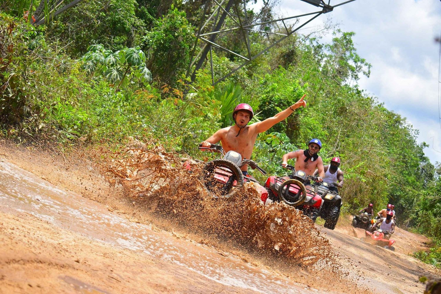 Cancún Extremo: Excursión Destacada con ATV, Cenote y Tirolinas