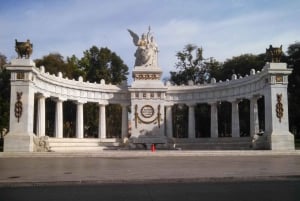 Tour a pie en familia por Ciudad de México: Historia y Cultura