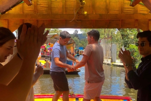 Mexico City: Xochimilco Boat Party with Drinks and Snacks