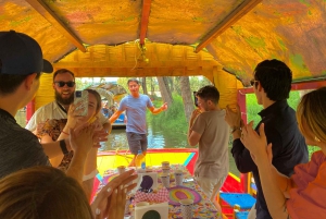 Mexico City: Xochimilco Boat Party with Drinks and Snacks