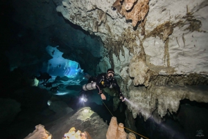 Desde Cancún: 2 Inmersiones en el Cenote Dos Ojos para Buceadores Certificados