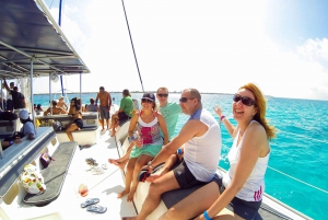 From Cancun: Catamaran Cruise to Isla Mujeres with Open Bar
