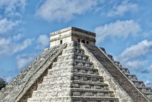 From Cancún: Chichén Itzá Early Access with Cenote & Lunch