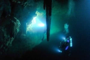 Desde Cancún: Experiencia de Buceo en los Cenotes Kin Ha y Hell's Bells