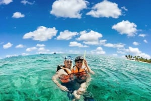 Desde Cancún: Aventura de snorkel en Puerto Morelos con aperitivos