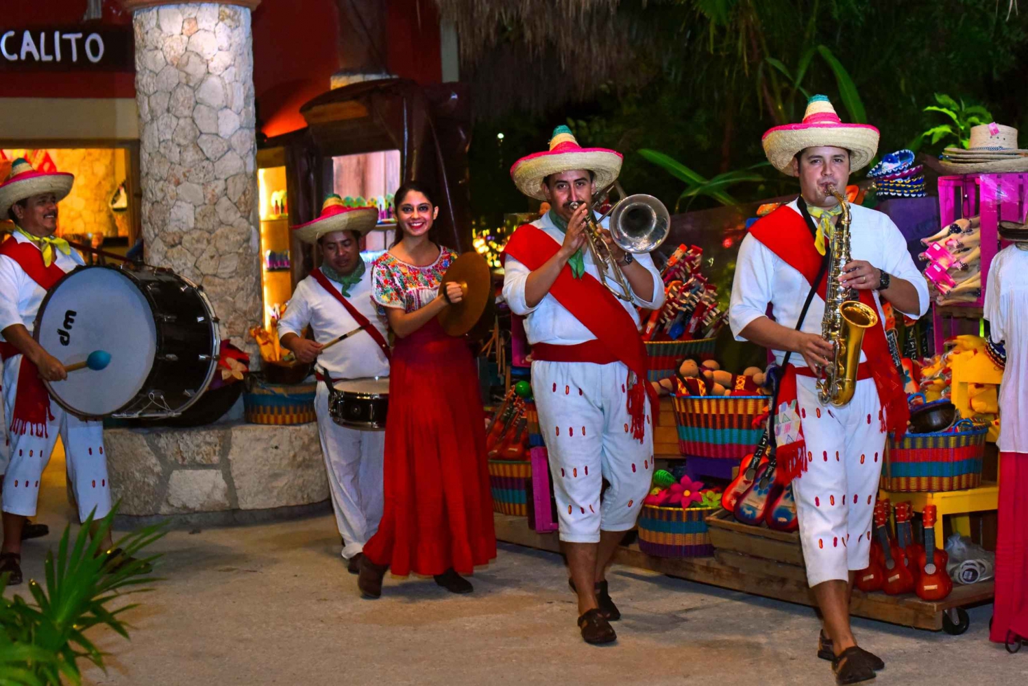 From Cancún & Riviera Maya: Xoximilco Park With Transport