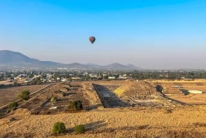 From CDMX: Hot air balloon ride, guided visits to Teotihuacan and Guadalupe