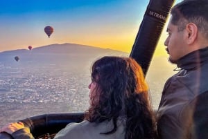 From CDMX: Hot air balloon ride, guided visits to Teotihuacan and Guadalupe