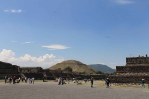 From CDMX: Sunset Tour to Teotihuacán