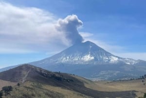 From CDMX: Trekking to Iztaccihuatl Volcano accompanied by a mountaineer