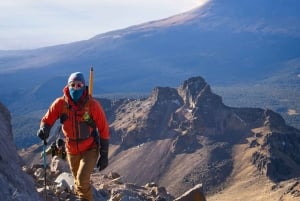 From CDMX: Trekking to Iztaccihuatl Volcano accompanied by a mountaineer