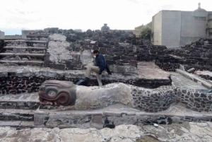 From Delhi: Taj Mahal & Agra Fort VIP Tour with 5* Dining