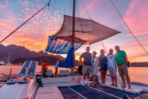 From Loreto: Sunset Appetizers & Open Bar Catamaran Cruise