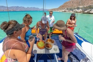 From Loreto: Sunset Appetizers & Open Bar Catamaran Cruise