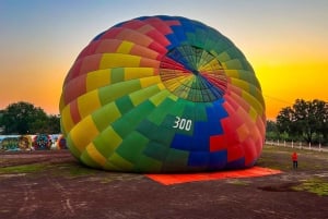 Desde CDMX: Sobrevuela Teotihuacan en globo