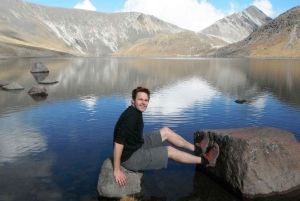 From Mexico City: Full Day Volcano Crater and Lake Hike