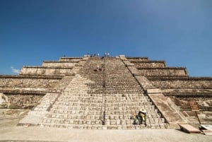 Teotihuacan Adventure: Private Tour & Lunch from Mexico City