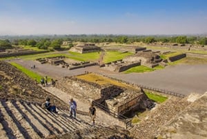 Teotihuacan Adventure: Private Tour & Lunch from Mexico City