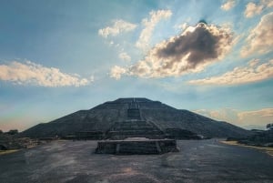 From Mexico City: Private Tour to Tula and Teotihuacán