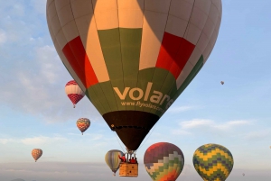 From Mexico City: Teotihuacan Air Balloon Flight & Breakfast