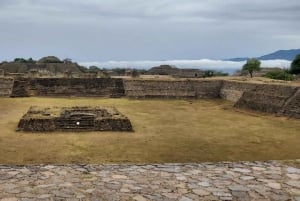 Desde Oaxaca: Monte Albán Un Viaje a la Cuna de los Zapotecas