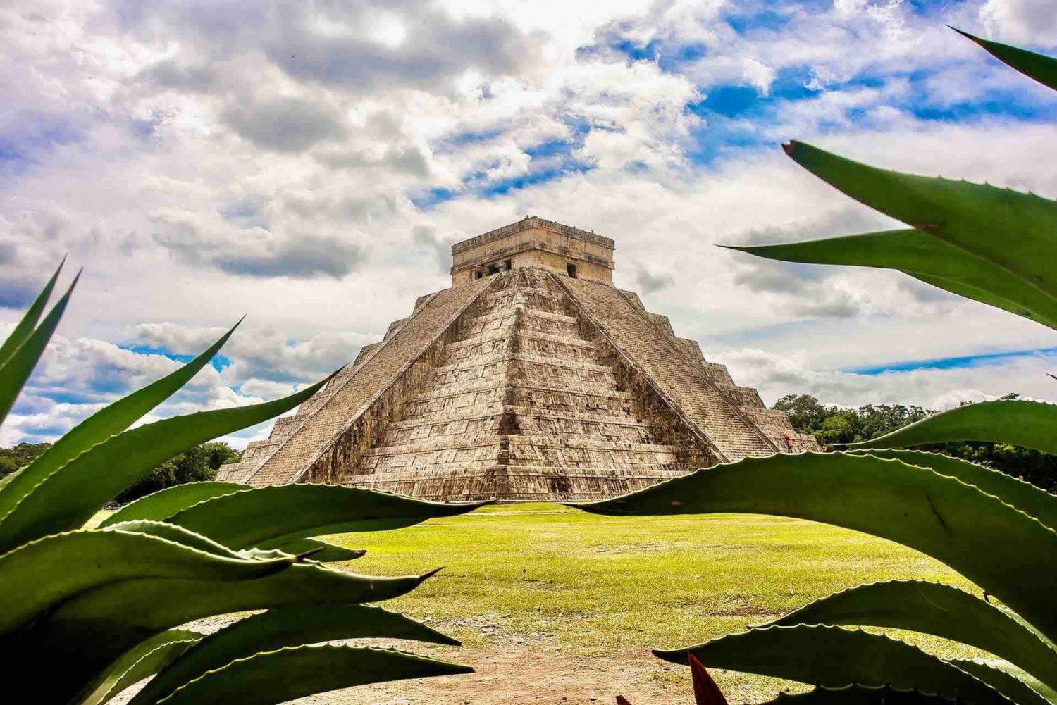 From Tulum: Chichén Itzá Tour, Cenote & Valladolid