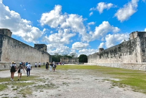 Desde Valladolid: Excursión de un día a Chichén Itzá, Ek' Balam y Cenote