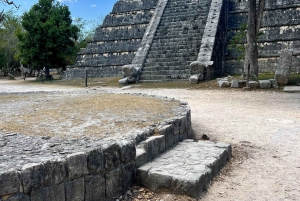 Desde Valladolid: Tour Privado a Chichén Itzá y Cenotes