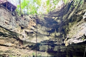 Desde Valladolid: Transporte Compartido a Chichen Itzá y Cenotes