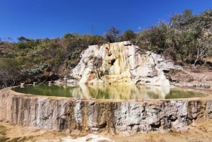 Oaxaca: Tour de día completo guiado por la Ruta de Hierve el Agua