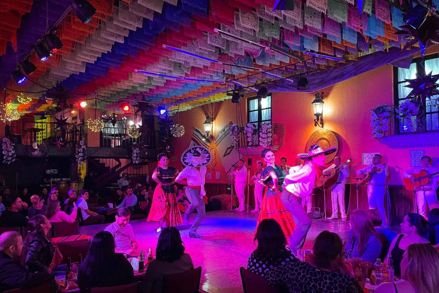 Tour por la plaza Garibaldi