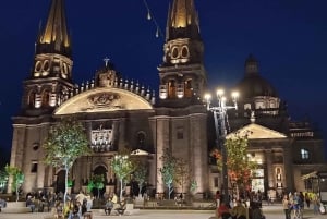 Guadalajara: tour nocturno guiado por Tlaquepaque con servicio de recogida del hotel