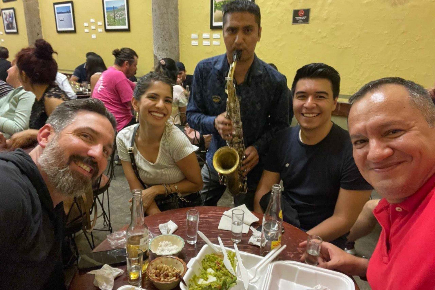 Guadalajara: Mexican Pubs and Fiesta Tour!