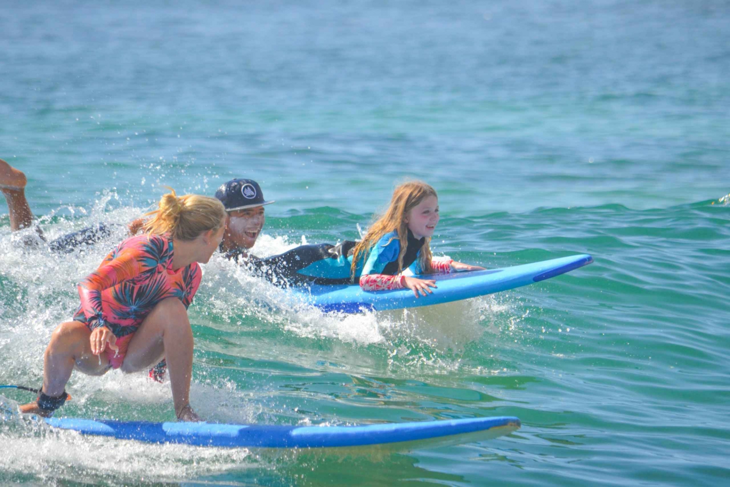 Clase de surf de medio día en Costa Azul