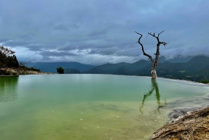 Desde Oaxaca: Hierve el Agua y Mitla Tour de día completo