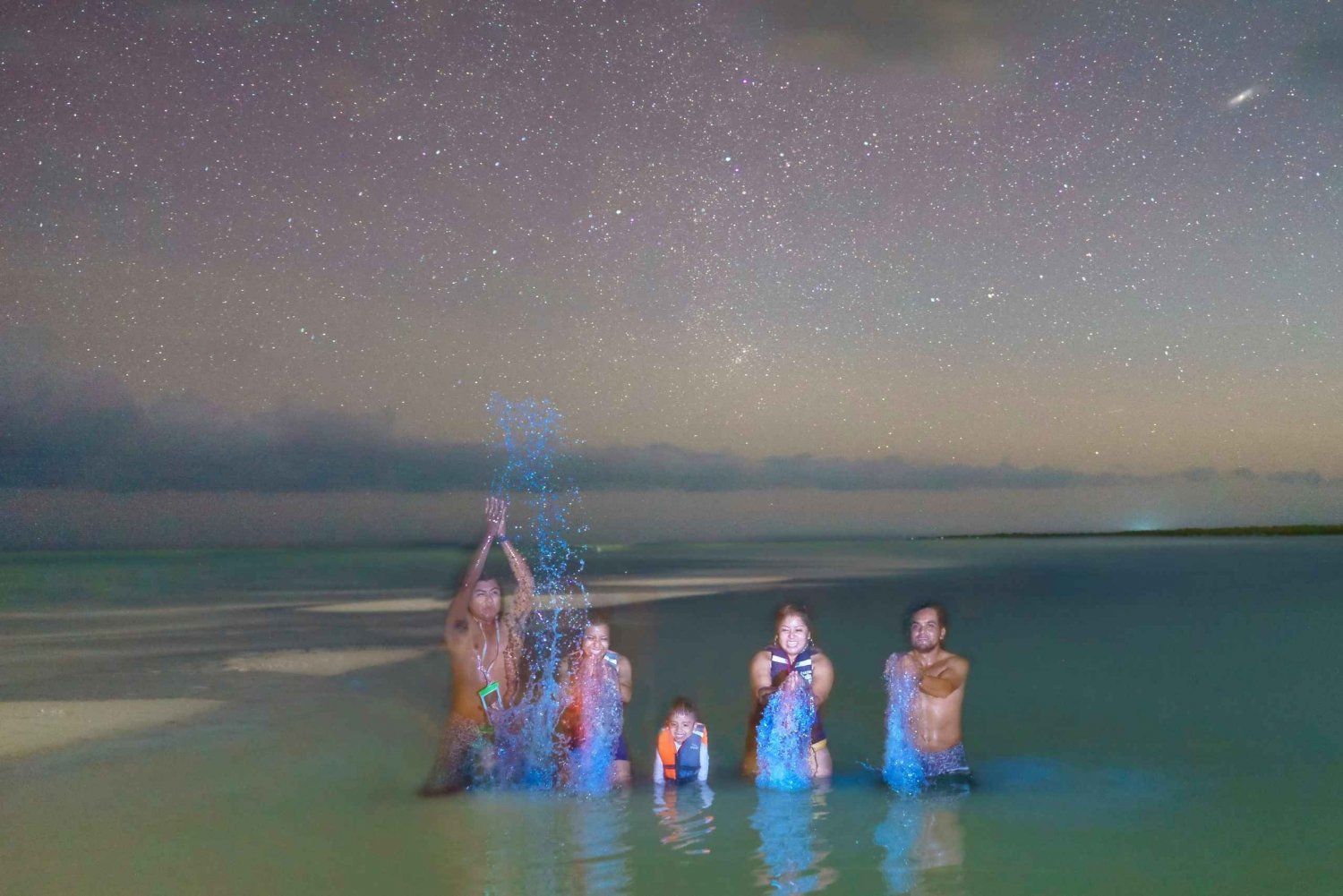 Holbox: Bioluminescence in Kayak