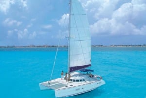 Isla Mujeres: Catamaran Sail to Isla Mujeres from Cancun