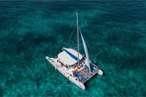 Catamarán a Isla Mujeres con traslado ida y vuelta desde Tulum