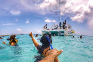 Catamarán a Isla Mujeres con traslado ida y vuelta desde Tulum