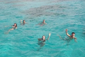 Isla Mujeres: Catamaran with Snorkel, Open Bar, and Transfer