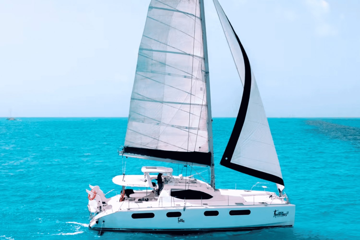 Isla Mujeres Luxury Sailing