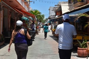 Isla Mujeres: Experiencia en catamarán y snorkel sólo para adultos