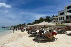 Isla Mujeres: Experiencia en catamarán y snorkel sólo para adultos