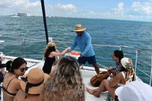 Isla Mujeres: Only Adults Catamaran, Snorkel and Beach club